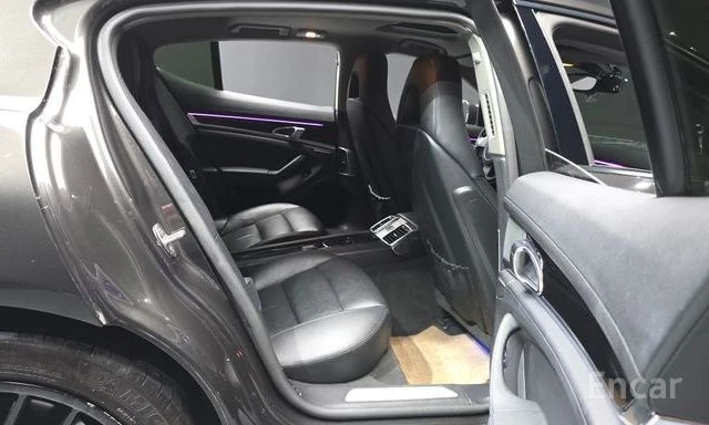 Porsche Panamera, снимка 12 - Автомобили и джипове - 54466688