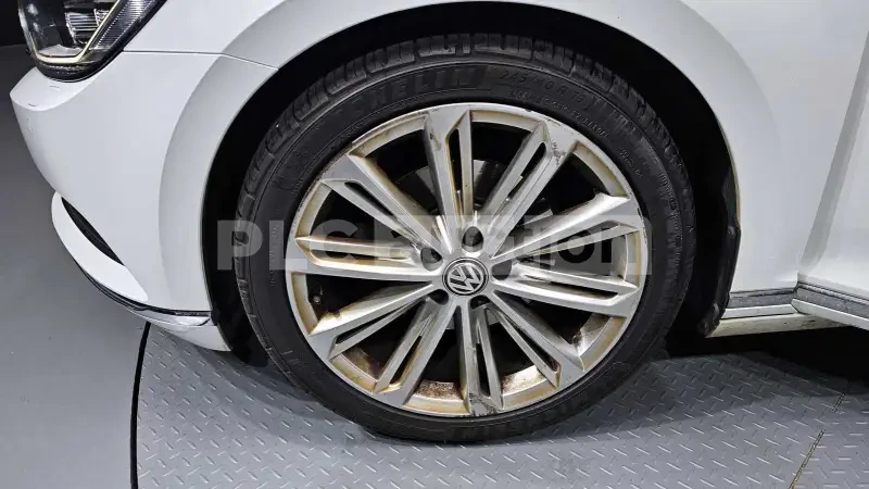 VW Passat 2.0TDI| HEAD-UP| ОБДУХВАНЕ| DISTRONIC| ВКЛ. ТЕХНОТ, снимка 14 - Автомобили и джипове - 54568176