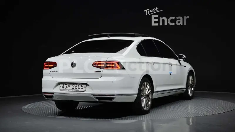VW Passat 2.0TDI| HEAD-UP| ОБДУХВАНЕ| DISTRONIC| ВКЛ. ТЕХНОТ, снимка 3 - Автомобили и джипове - 54568176