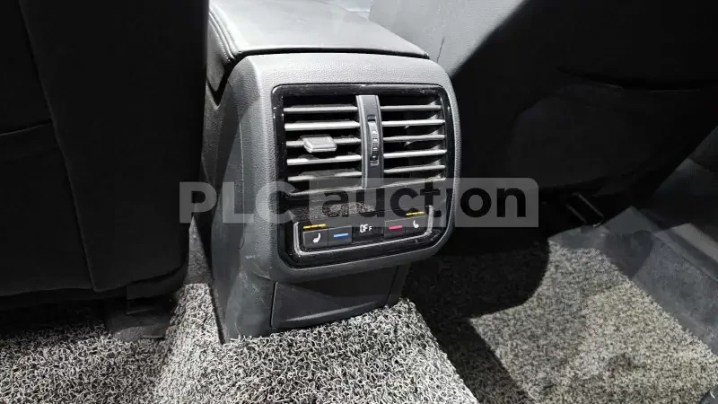 VW Passat 2.0TDI| HEAD-UP| ОБДУХВАНЕ| DISTRONIC| ВКЛ. ТЕХНОТ, снимка 10 - Автомобили и джипове - 54568176