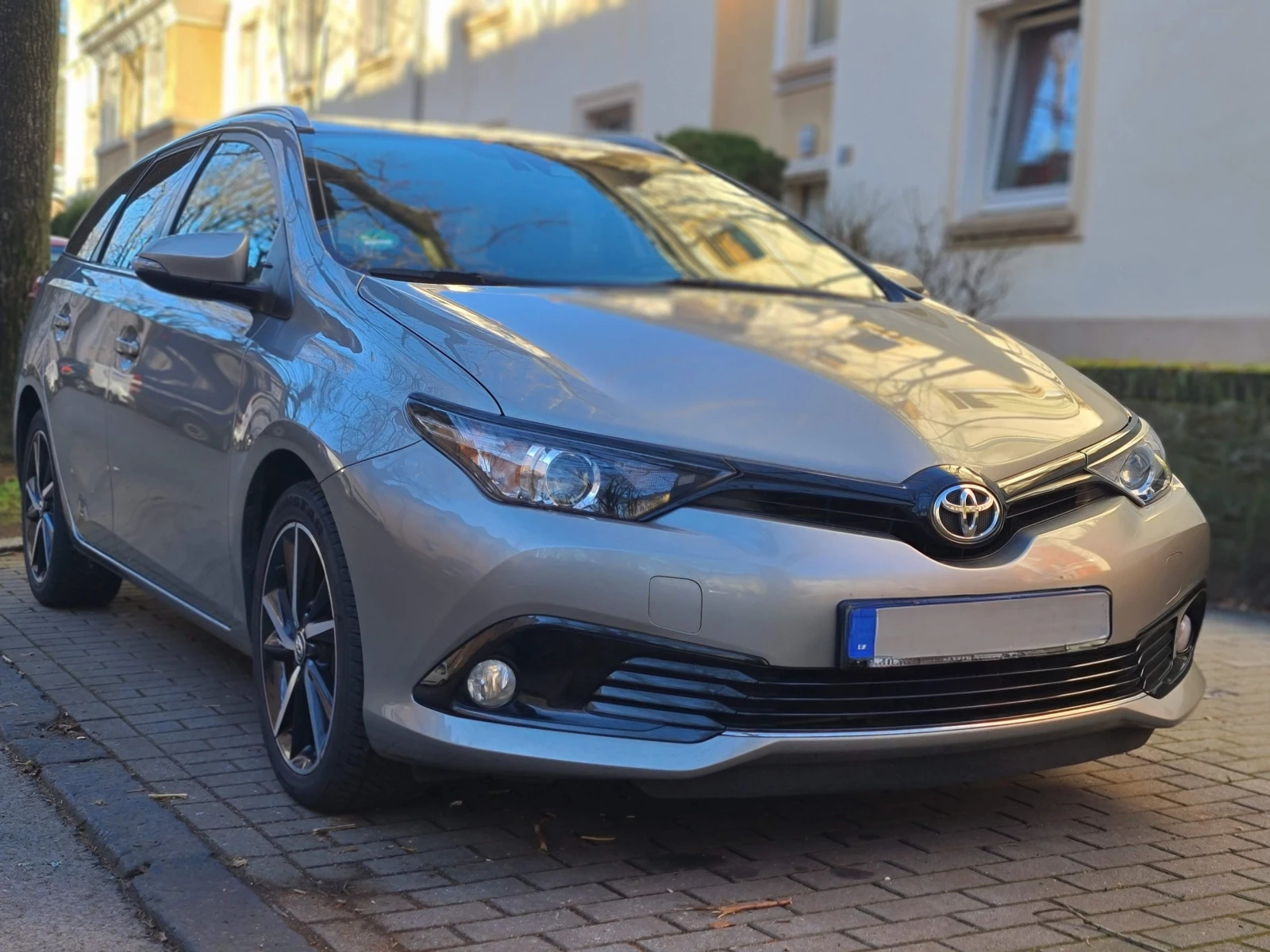 Toyota Auris, снимка 1