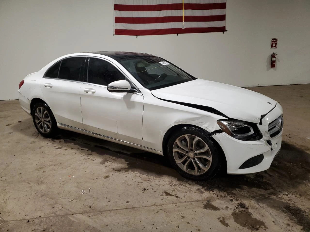 Mercedes-Benz C 300 2.0 Turbo / AMG пакет / 4MATIC / Кожа / Панорама / - изображение 3