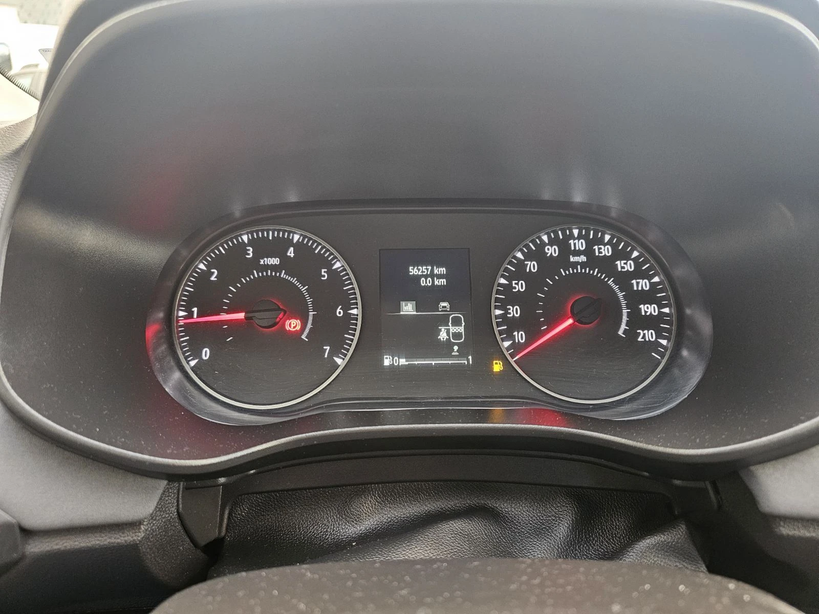 Dacia Sandero 1.0 TCe 100 LPG - изображение 8