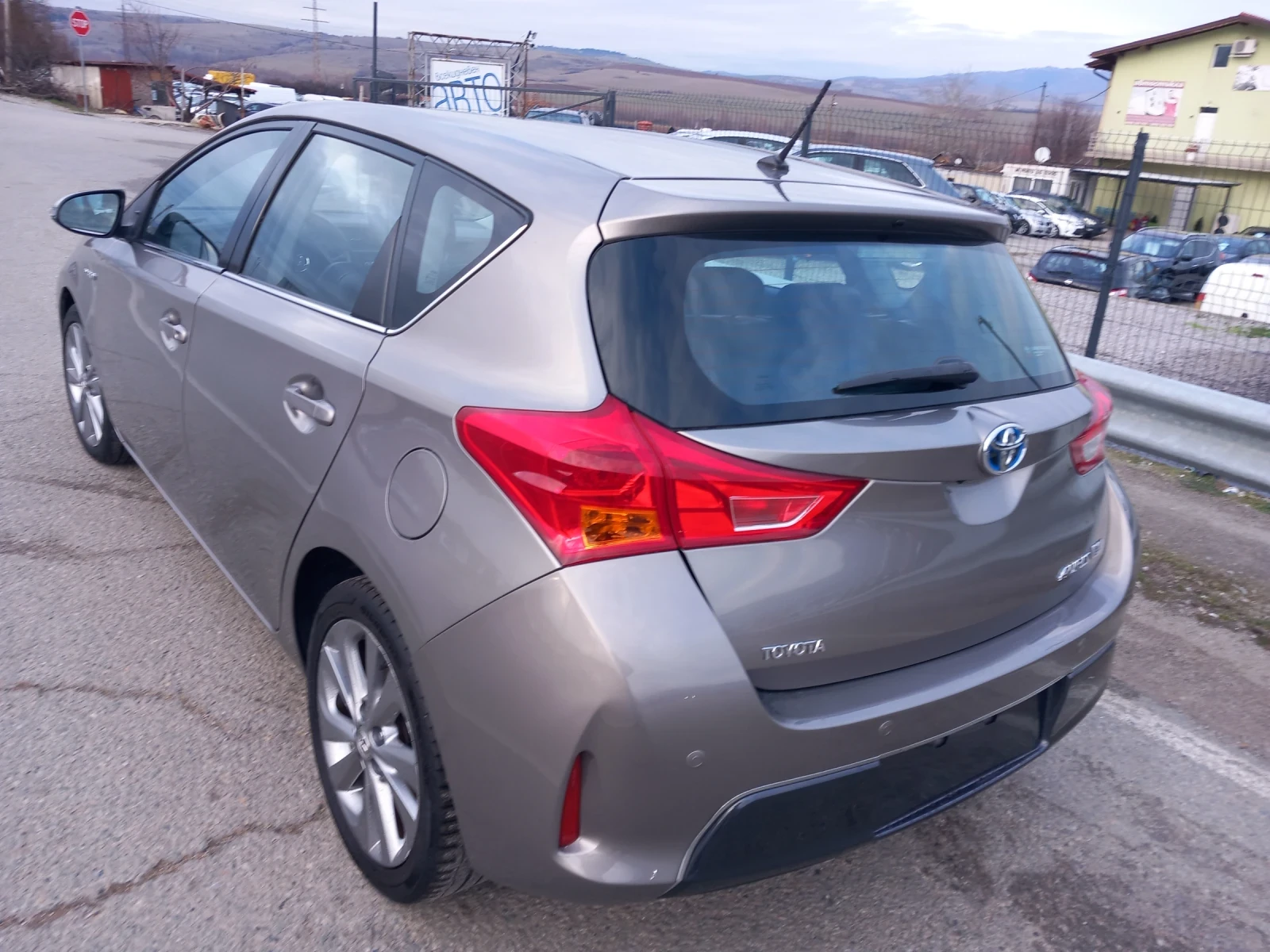 Toyota Auris 1.8 hybrid  | Mobile.bg � ����������� 4
