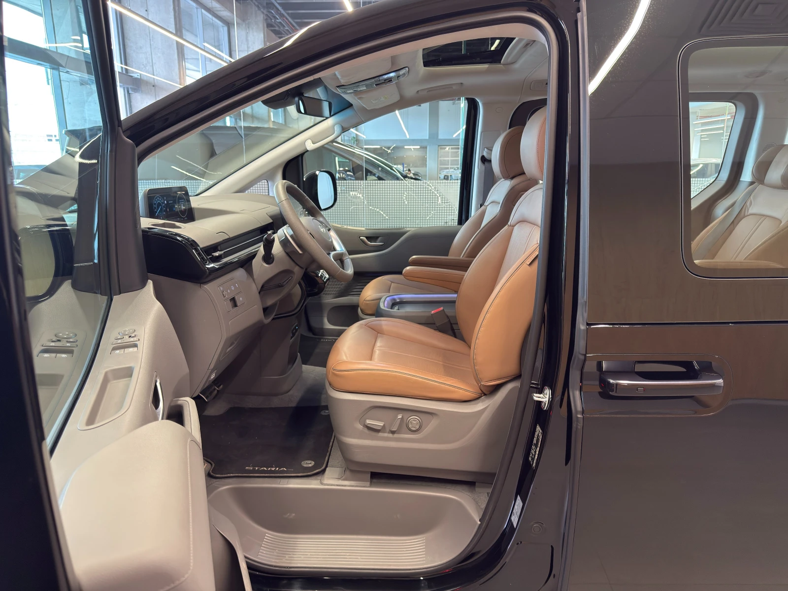 Hyundai Staria LUXURY Hybrid | Mobile.bg � ����������� 12