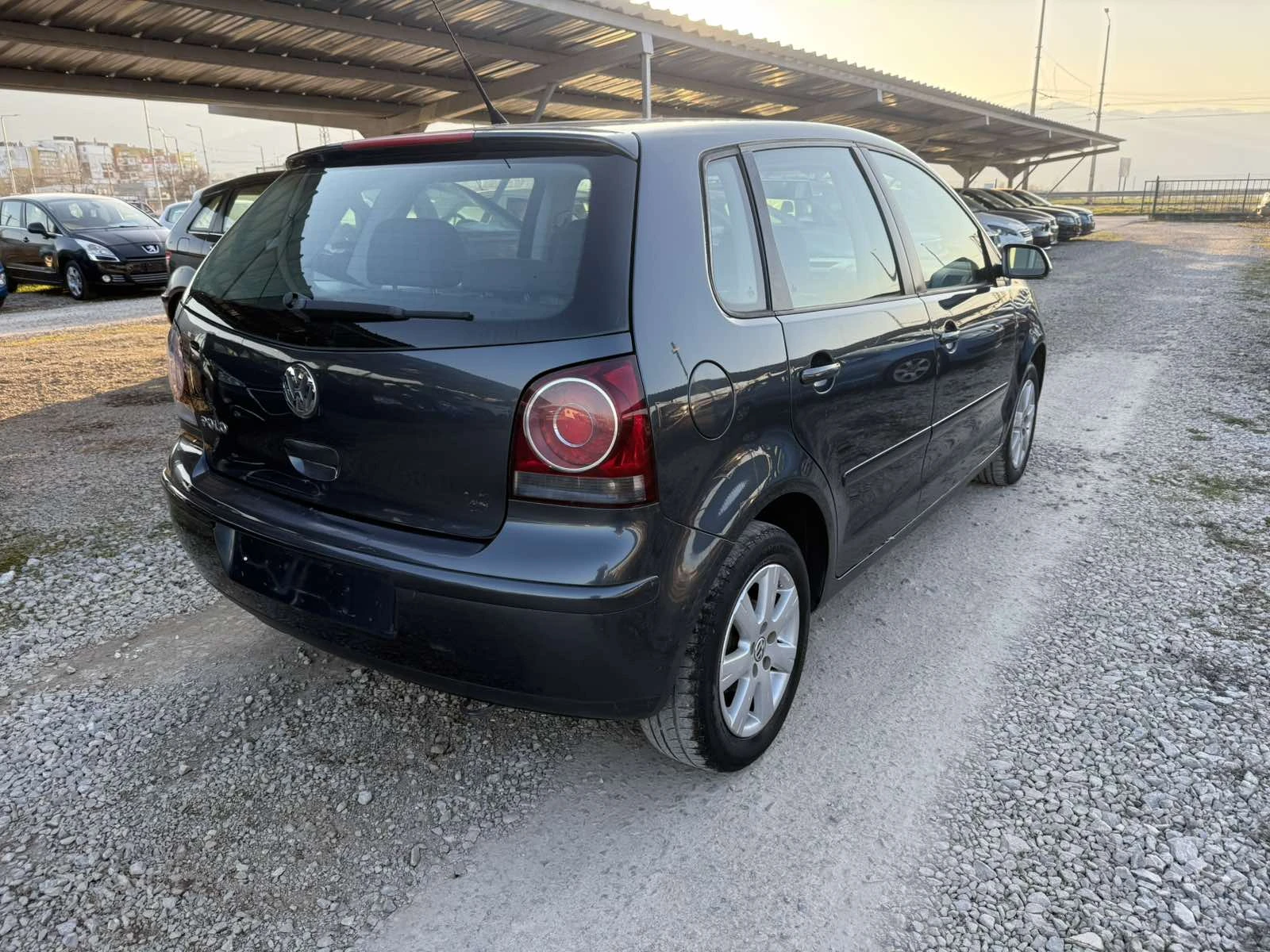 VW Polo 1.2i Italia, снимка 7 - Автомобили и джипове - 53810642