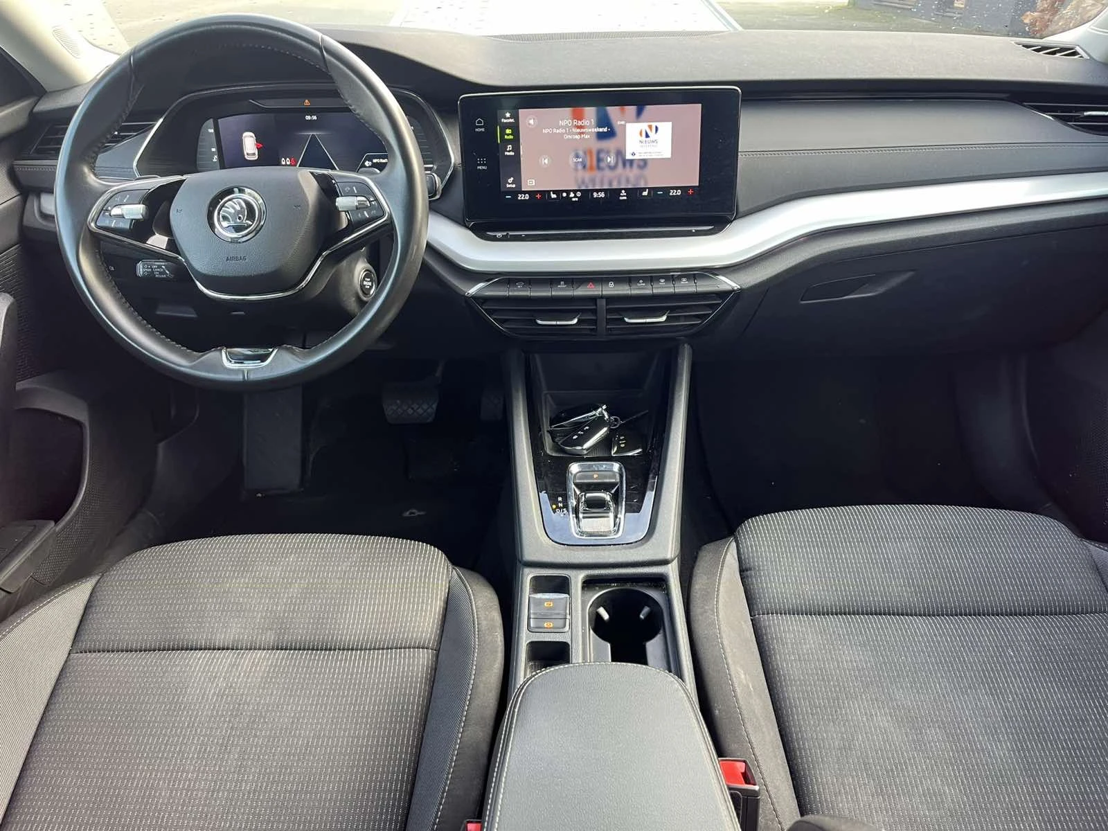 Skoda Octavia 2.0 TDI DSG DIGITAL, FULL LED, Панорама, Камера, снимка 10 - Автомобили и джипове - 54008005