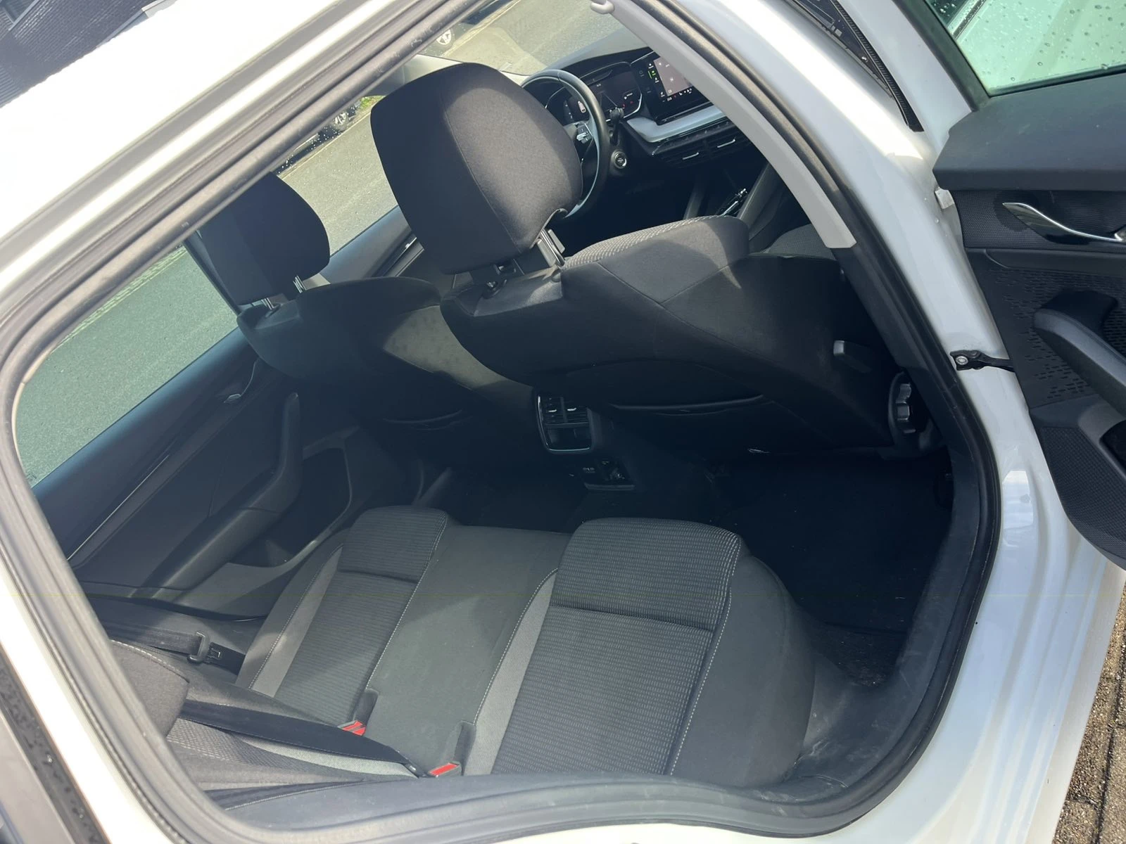 Skoda Octavia 2.0 TDI DSG DIGITAL, FULL LED, Панорама, Камера, снимка 13 - Автомобили и джипове - 54008005