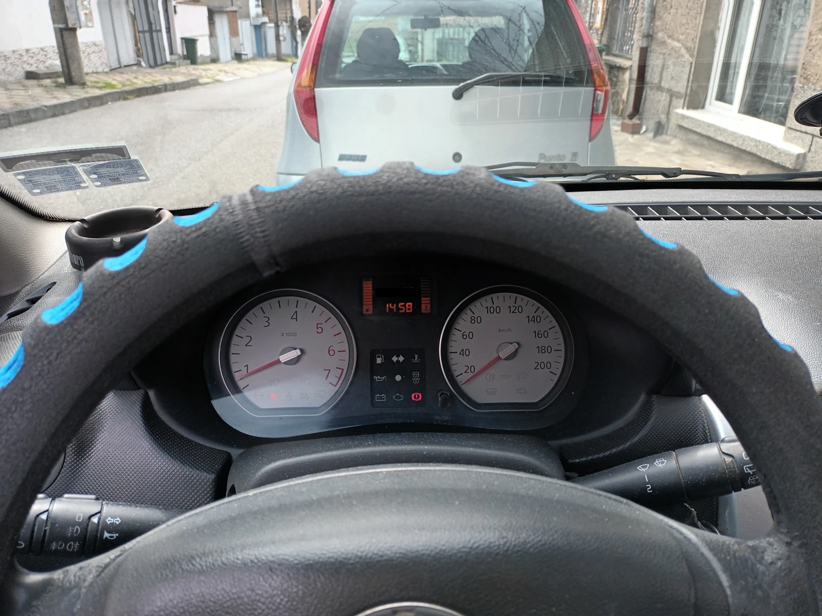 Dacia Logan, снимка 5 - Автомобили и джипове - 54455889