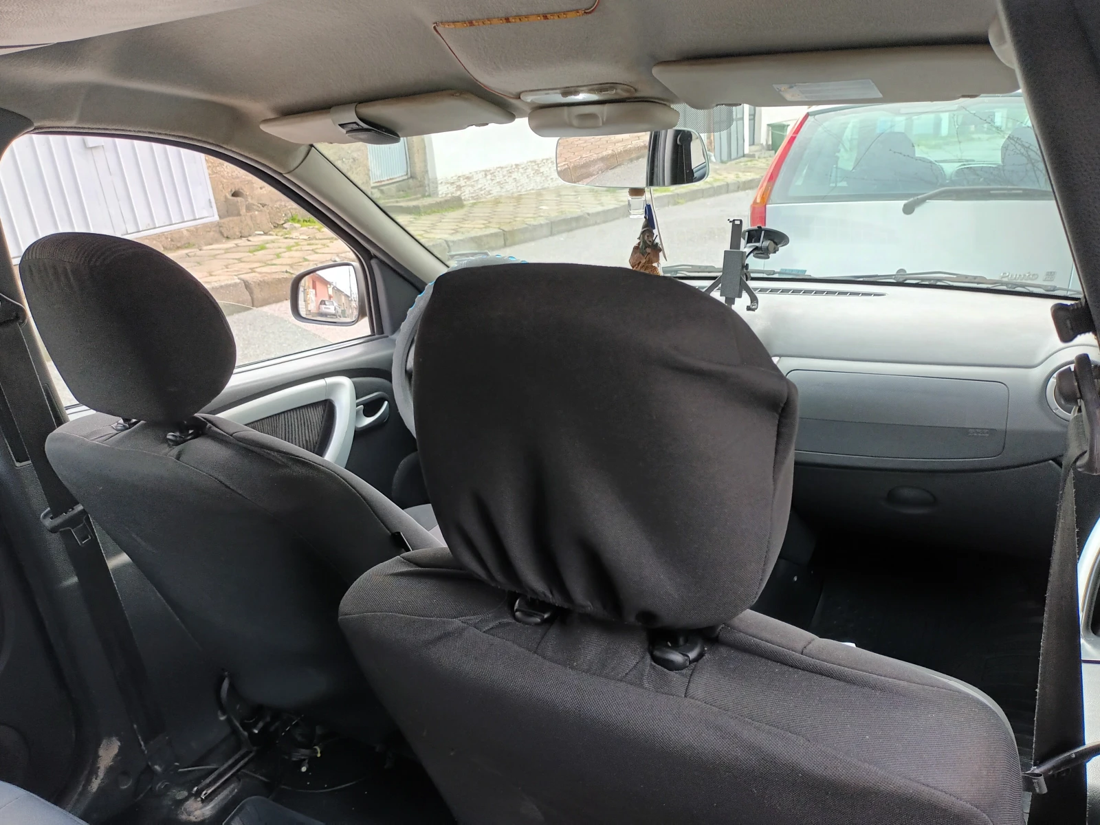 Dacia Logan, снимка 12 - Автомобили и джипове - 54455889