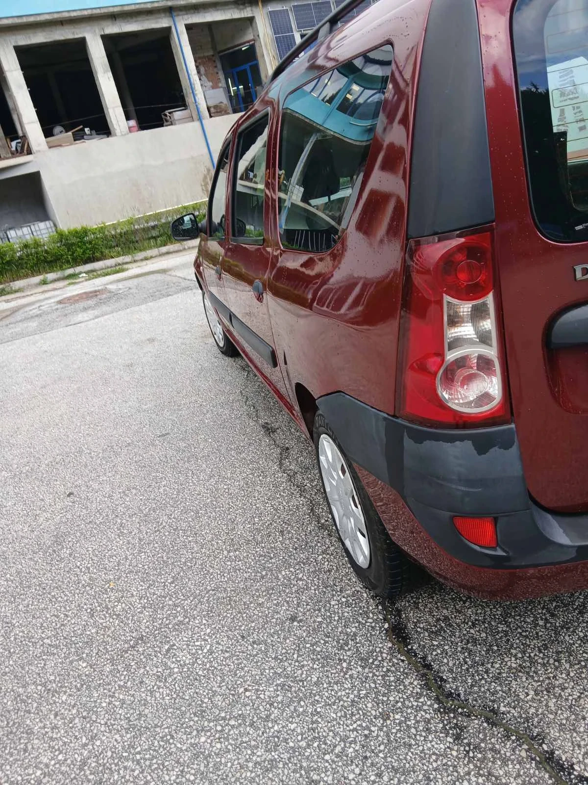 Dacia Logan, снимка 7 - Автомобили и джипове - 54654459