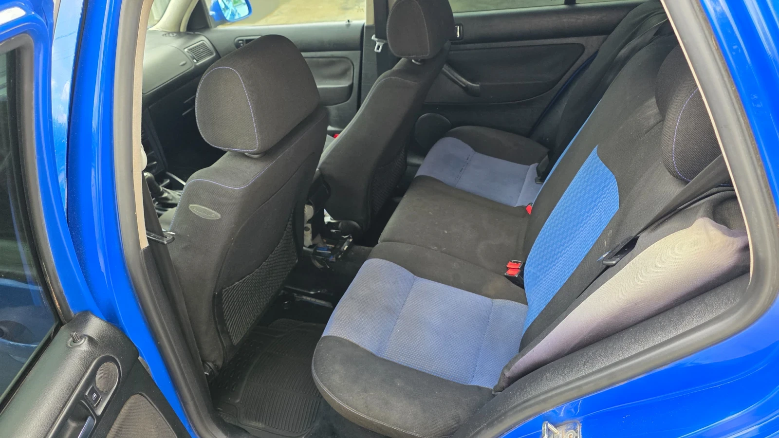 VW Golf 1.6 101кс газ бензин, снимка 11 - Автомобили и джипове - 54932625