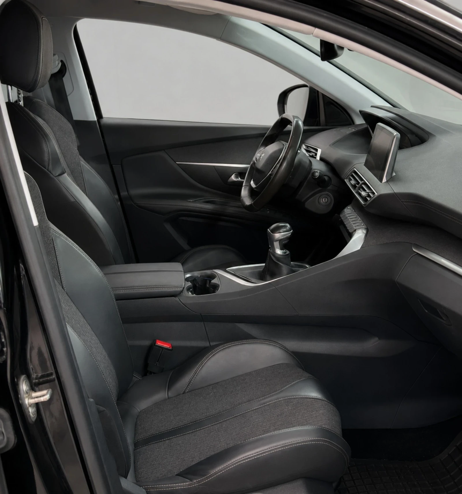 Peugeot 3008 GT 137500км 1.2 PureTech Full LED , снимка 3 - Автомобили и джипове - 55175420