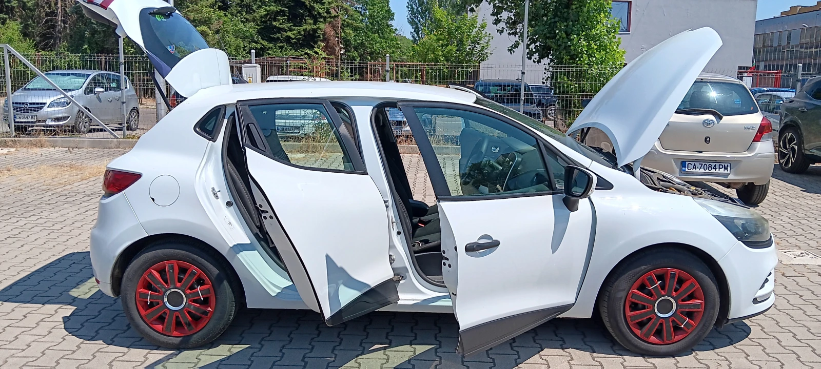 Renault Clio, снимка 10 - Автомобили и джипове - 55351374