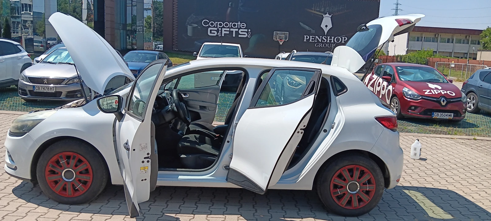 Renault Clio, снимка 12 - Автомобили и джипове - 55351374