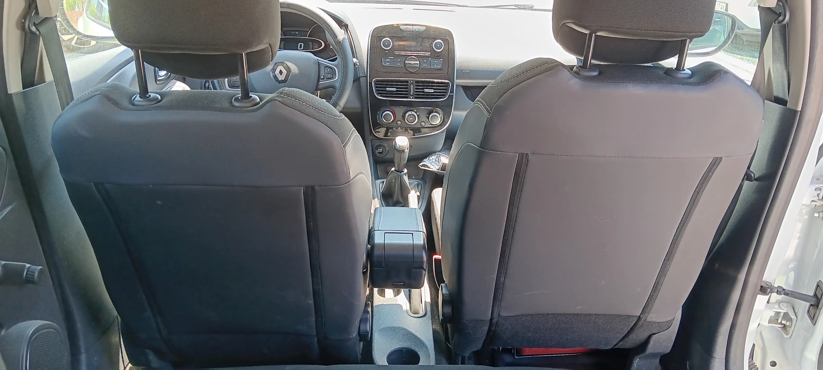 Renault Clio, снимка 6 - Автомобили и джипове - 55351374