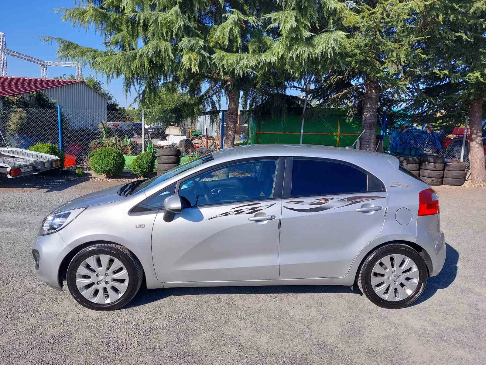 Kia Rio 1.4, вер.м-р, 6ск, снимка 10 - Автомобили и джипове - 55987307