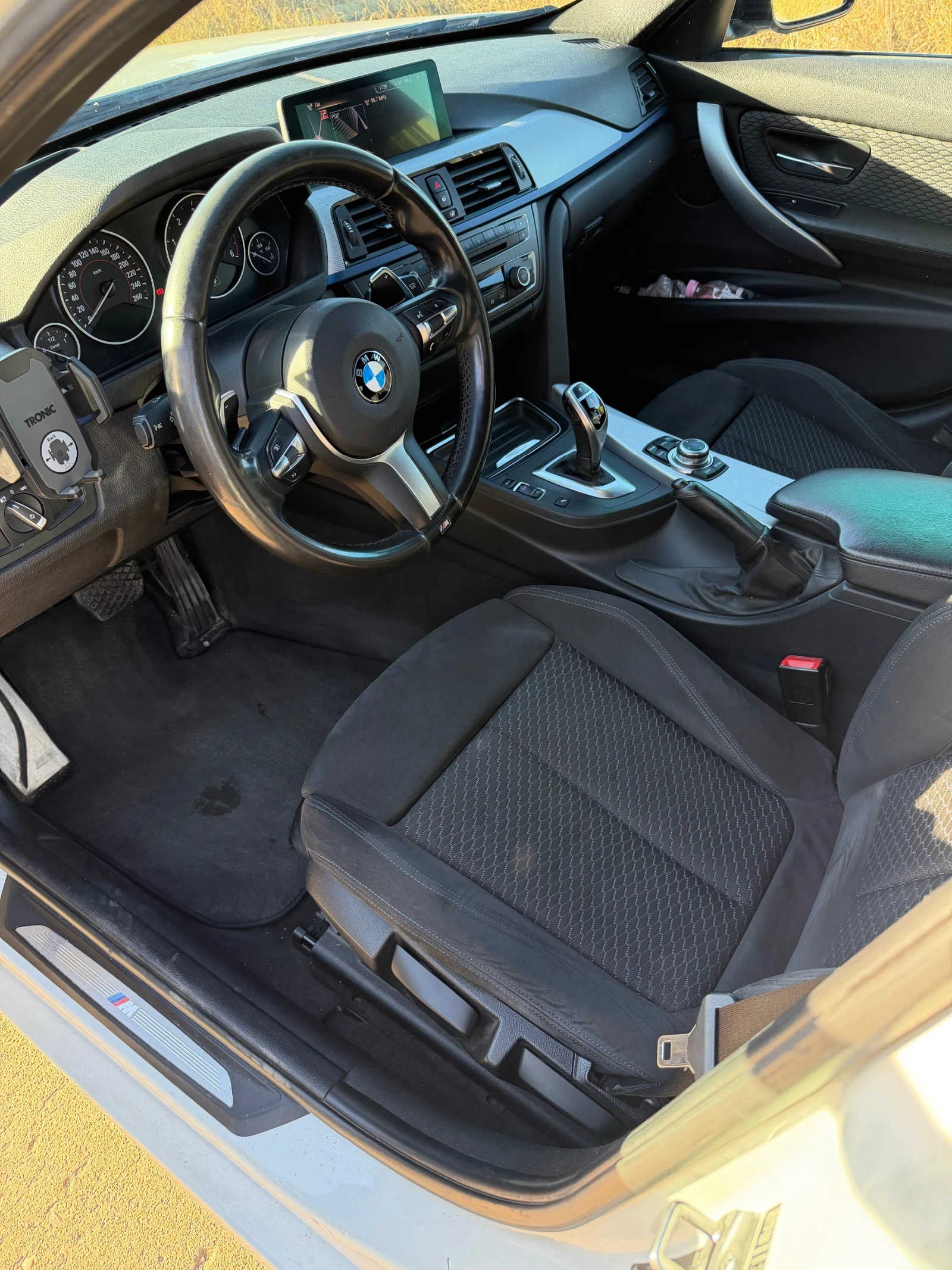 BMW 330, снимка 14 - Автомобили и джипове - 56339168