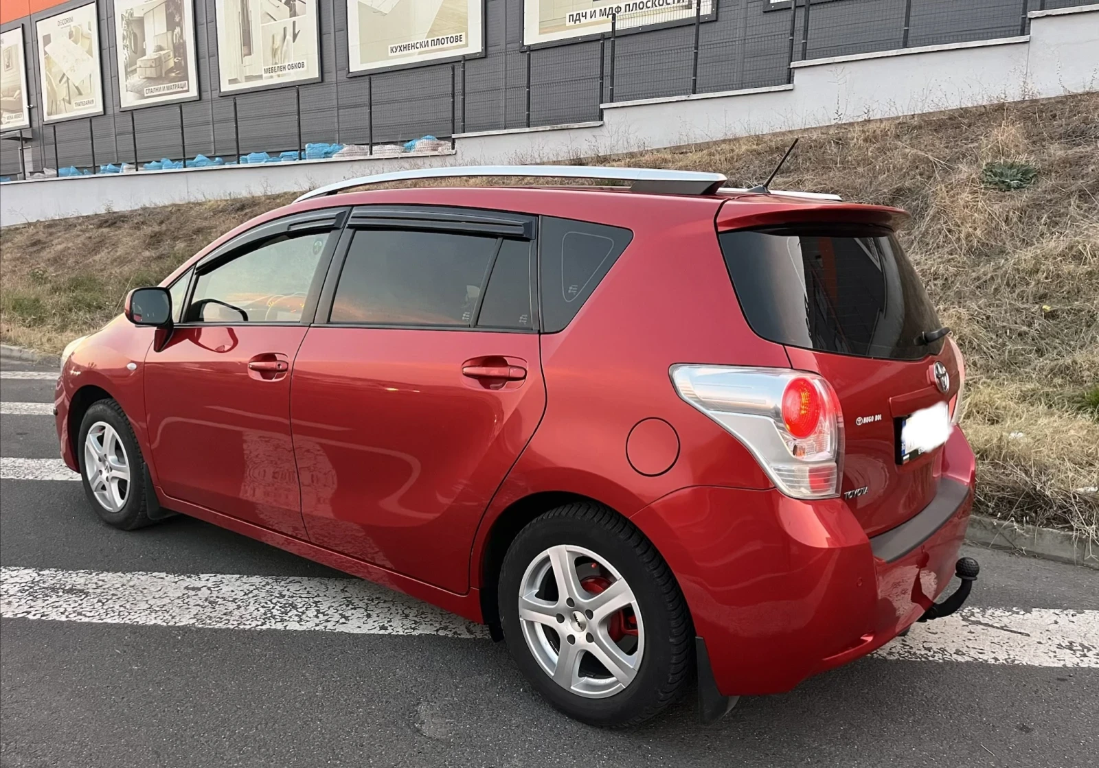 Toyota Verso 1.6vvti-LPG, снимка 3 - Автомобили и джипове - 56599826