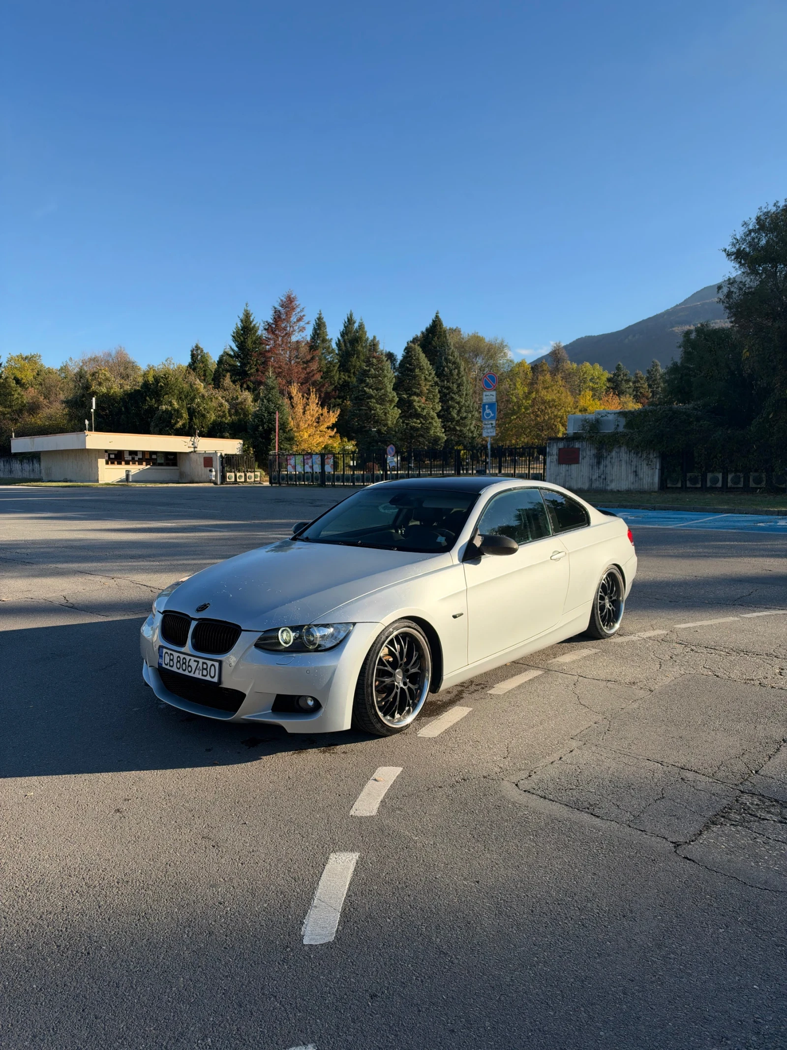 BMW 330, снимка 13 - Автомобили и джипове - 56629861
