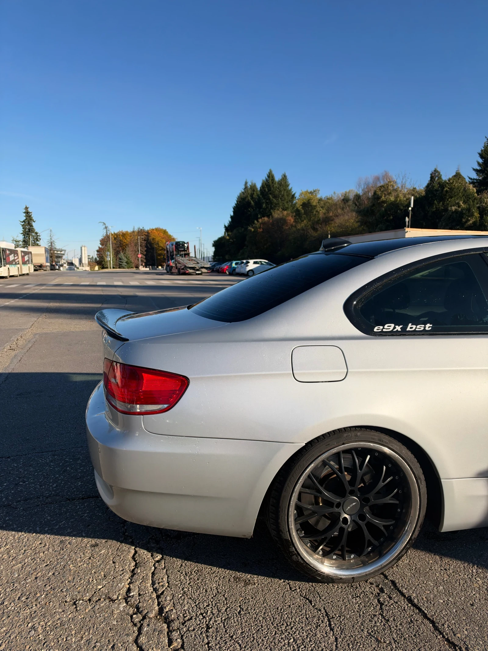 BMW 330, снимка 11 - Автомобили и джипове - 56629861