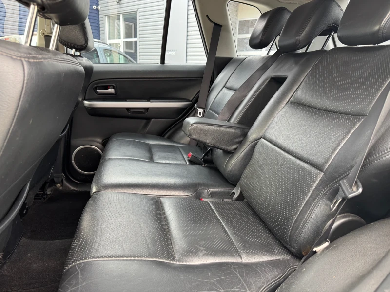 Suzuki Grand vitara 2.0 Бензин, снимка 2 - Автомобили и джипове - 52279125