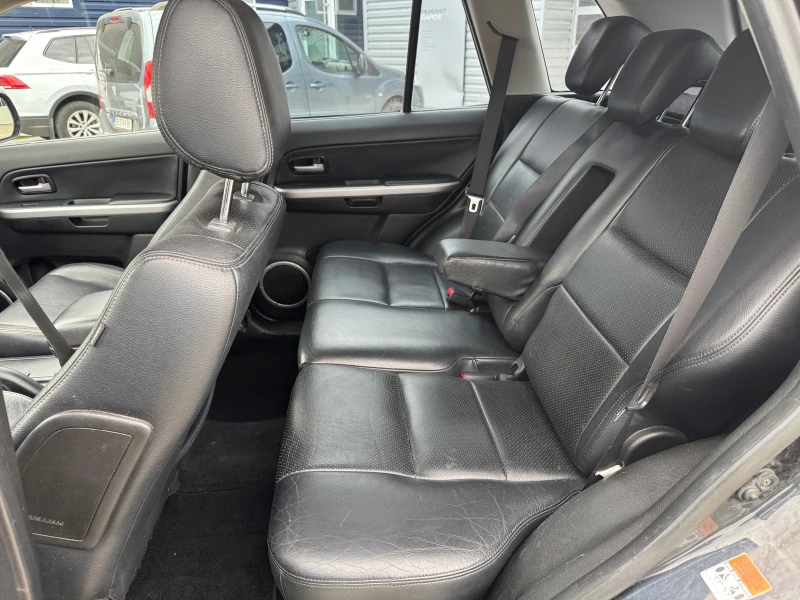 Suzuki Grand vitara 2.0 Бензин, снимка 12 - Автомобили и джипове - 52279125