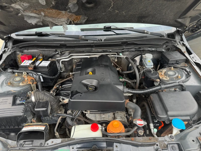 Suzuki Grand vitara 2.0 Бензин, снимка 10 - Автомобили и джипове - 52279125