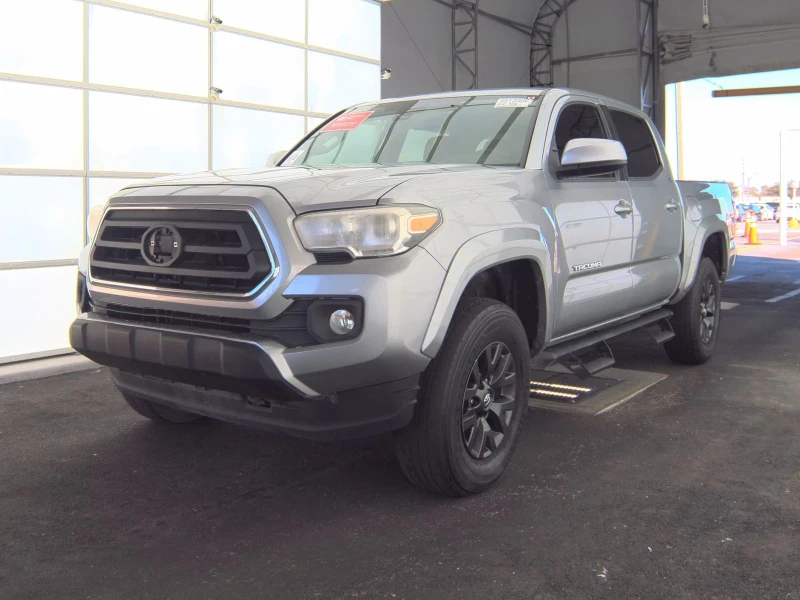 Toyota Tacoma SR5* Crew Cab* Medium Bed* , снимка 2 - Автомобили и джипове - 52498290