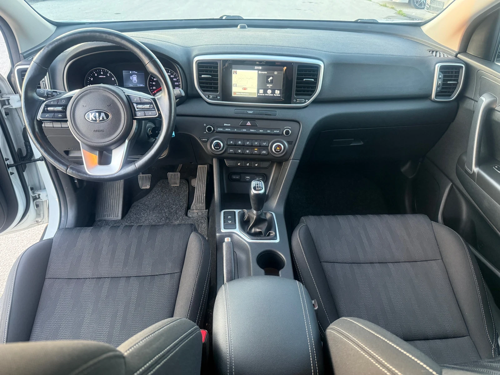 Kia Sportage 1.6 GDI Silber/51080км - изображение 9