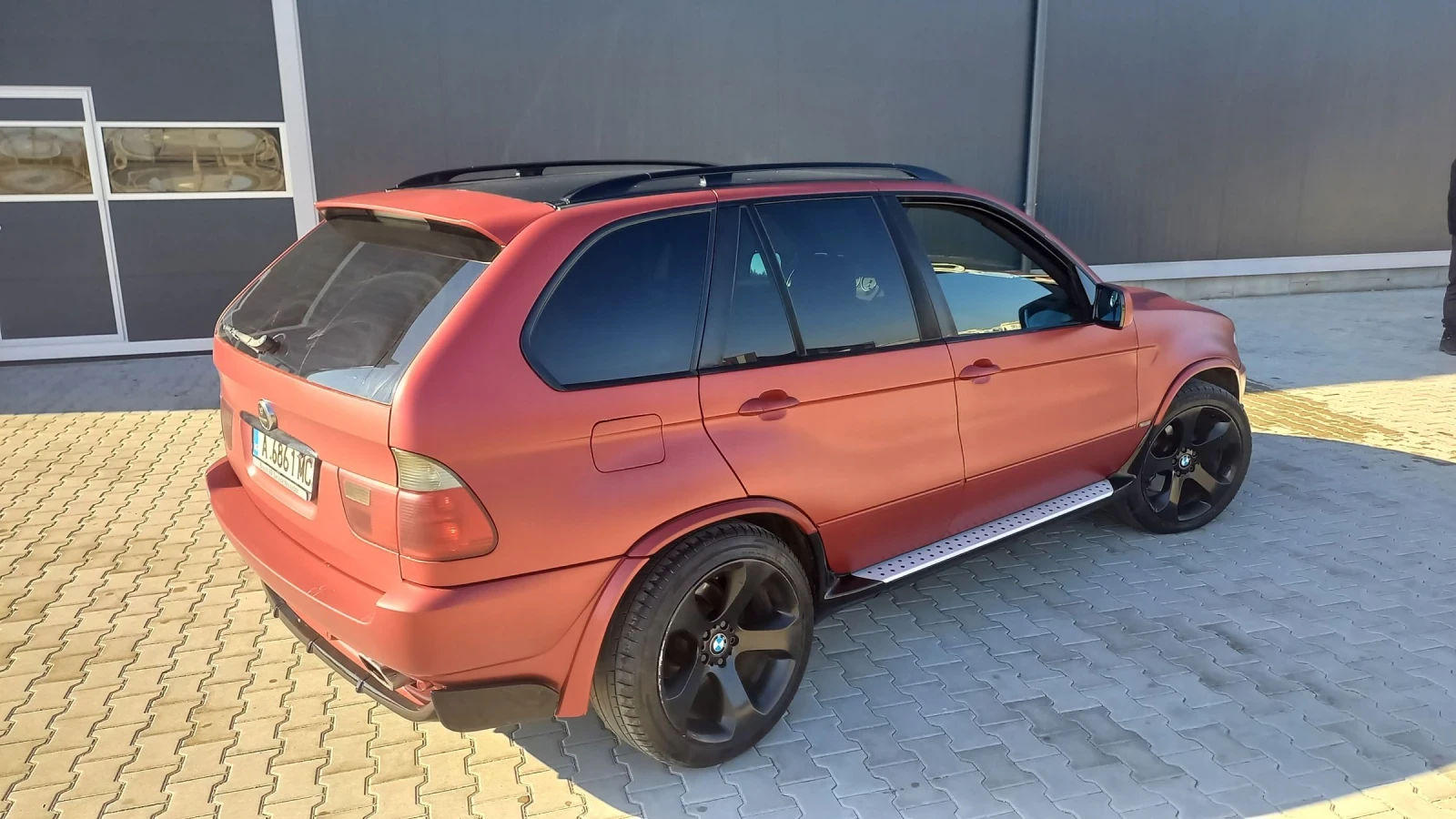 BMW X5 4.8is - изображение 5