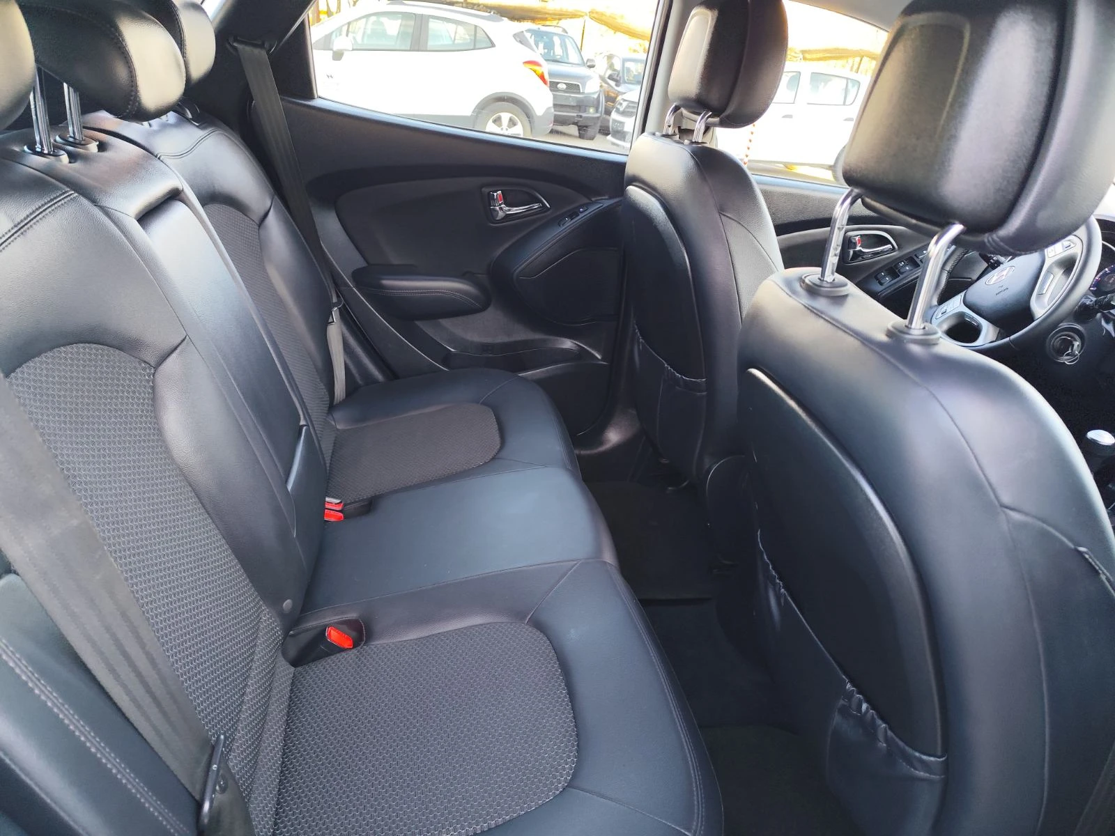 Hyundai IX35 2.0 Comfort AWD, снимка 12 - Автомобили и джипове - 53785591