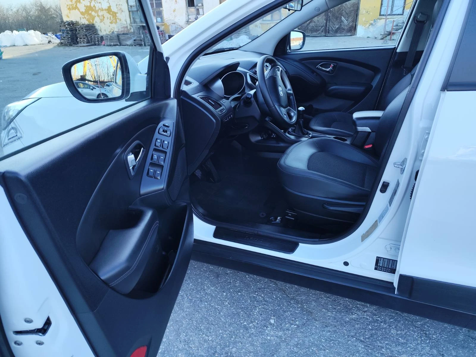 Hyundai IX35 2.0 Comfort AWD, снимка 6 - Автомобили и джипове - 53785591