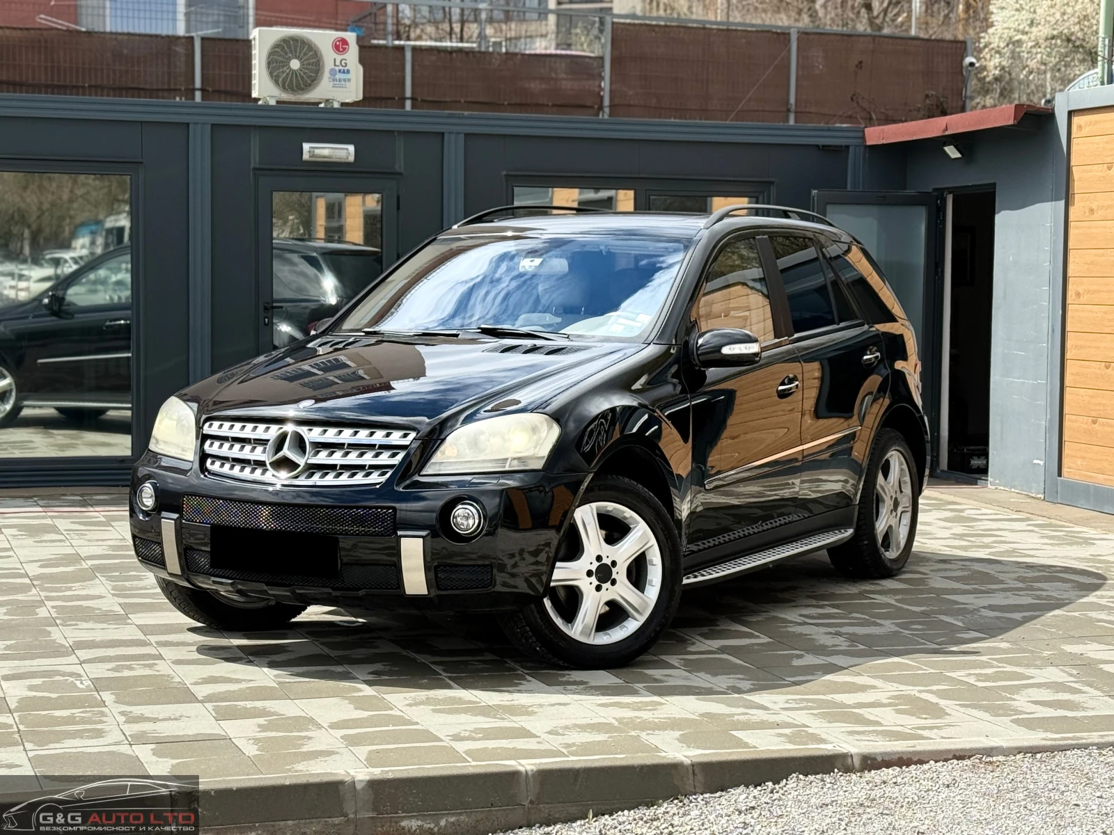 Mercedes-Benz ML 320 ОБДУХВАНЕ/ПАНОРАМА/H&K/4 MATIC | Auto.bg — изображение 1
