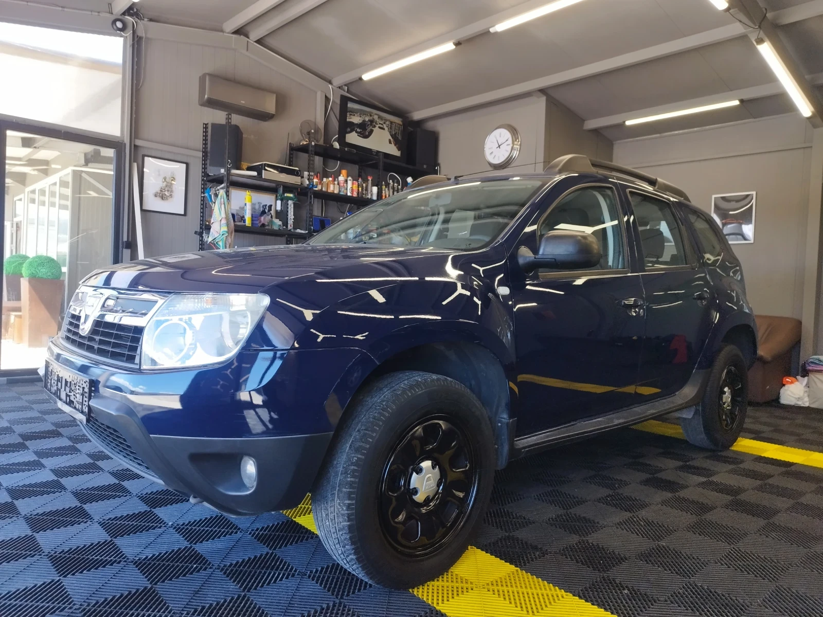 Dacia Duster 1.6 бензин, снимка 2 - Автомобили и джипове - 54594352