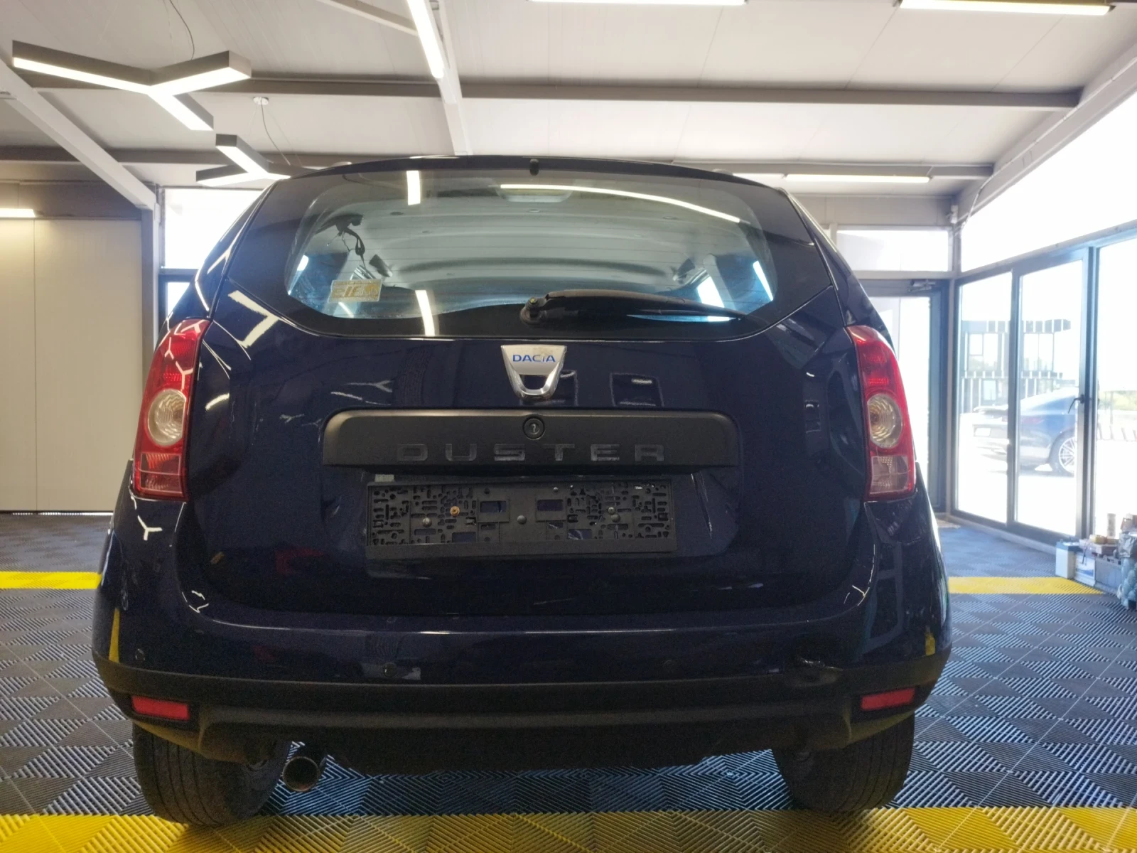 Dacia Duster 1.6 бензин, снимка 6 - Автомобили и джипове - 54594352