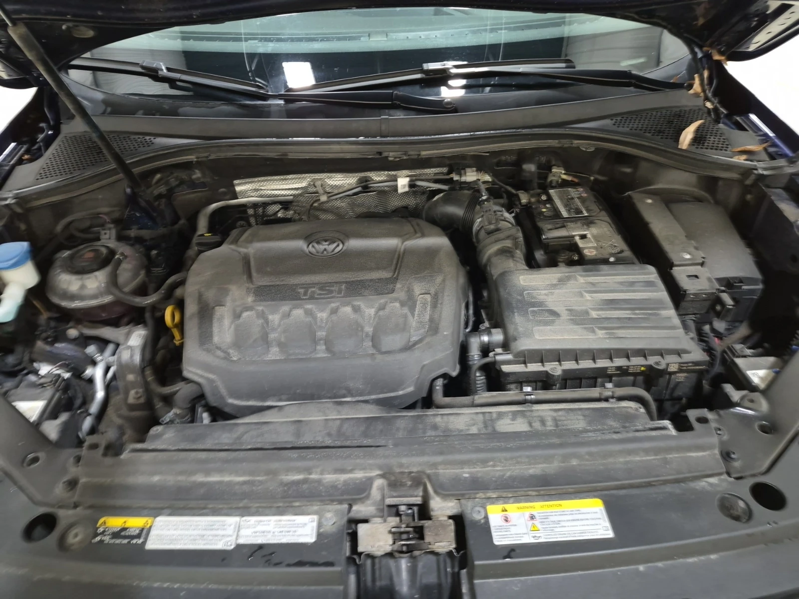 VW Tiguan HIGHLINE R-LINE, CARFAX, АВТОКРЕДИТ, снимка 15 - Автомобили и джипове - 56087169