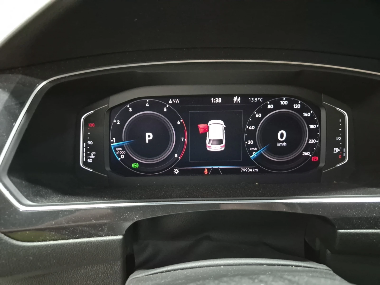 VW Tiguan HIGHLINE R-LINE, CARFAX, АВТОКРЕДИТ, снимка 9 - Автомобили и джипове - 56087169