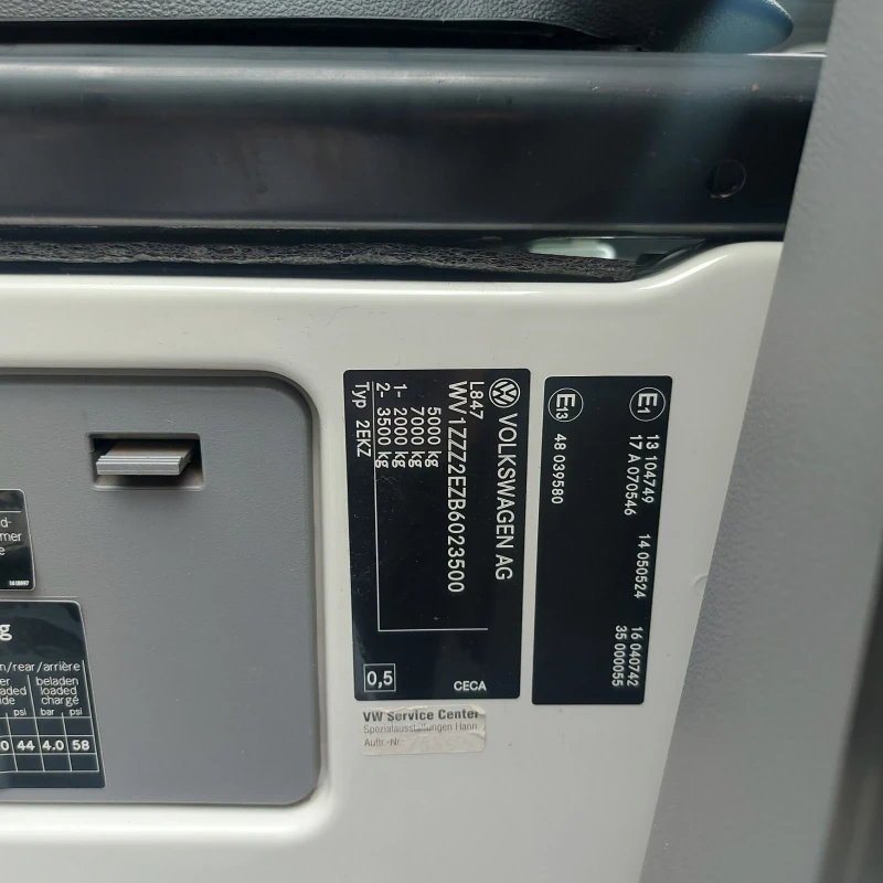 VW Crafter Ориг.КМ и БОЯ, снимка 10 - Бусове и автобуси - 52229548