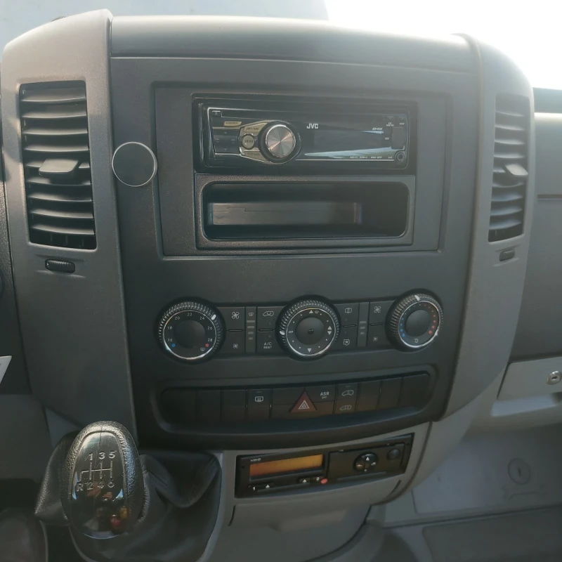 VW Crafter Ориг.КМ и БОЯ, снимка 13 - Бусове и автобуси - 52229548