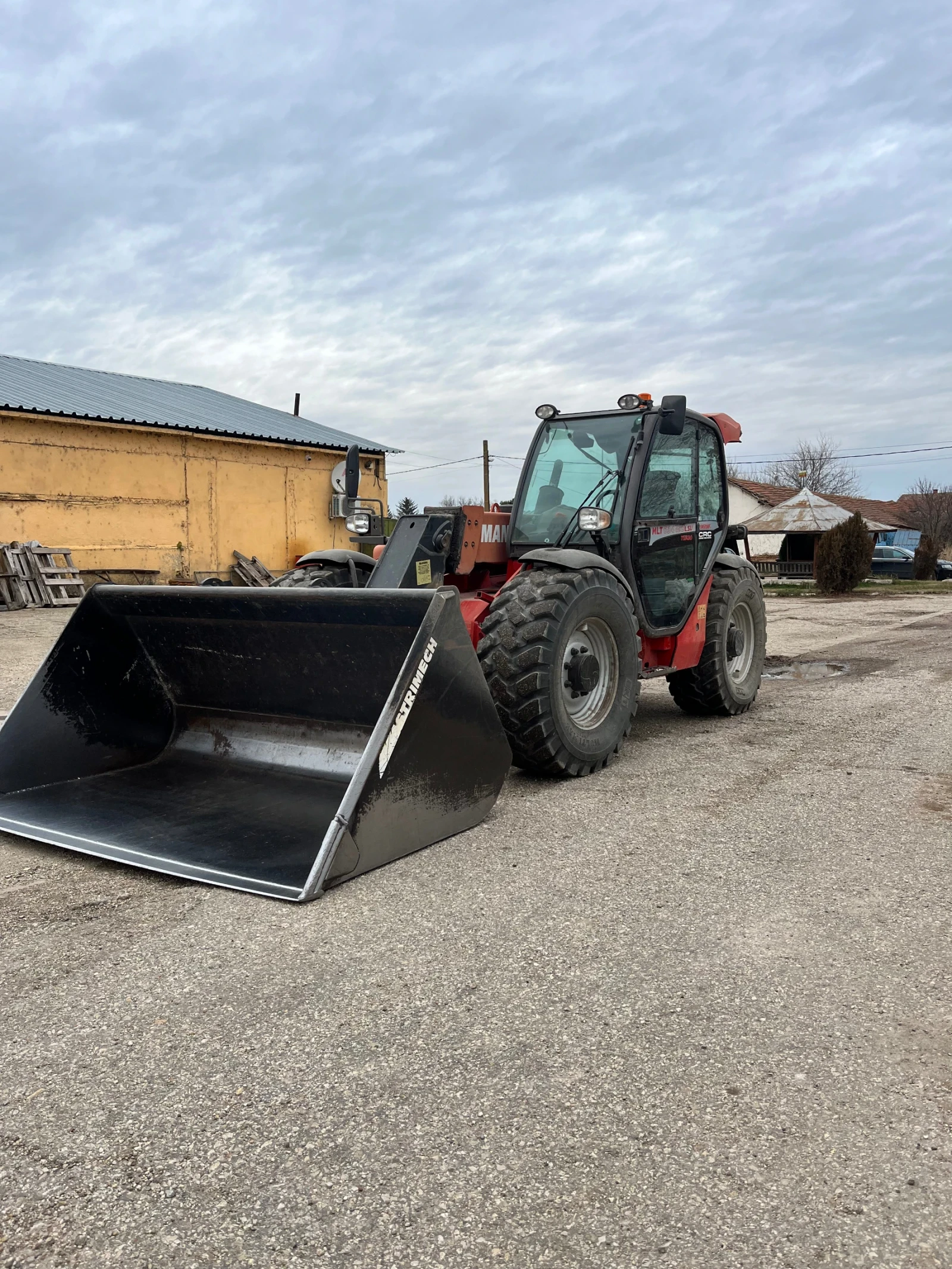 Телескопичен товарач Manitou MLT 634 120 LSU