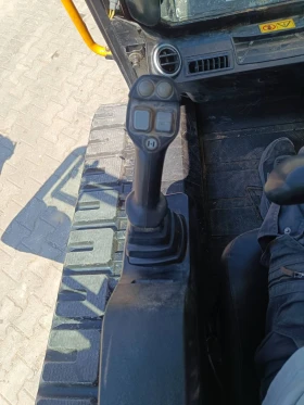 Мини челни товарачи JCB 3TS-8T, снимка 14