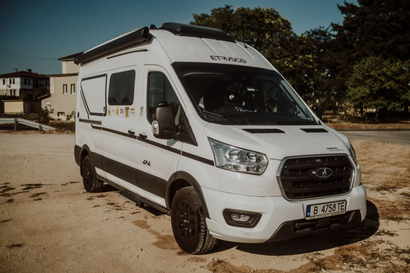 Кемпер Ford Transit 4х4 Etrusco CV 600 DF, снимка 3 - Каравани и кемпери - 51359138