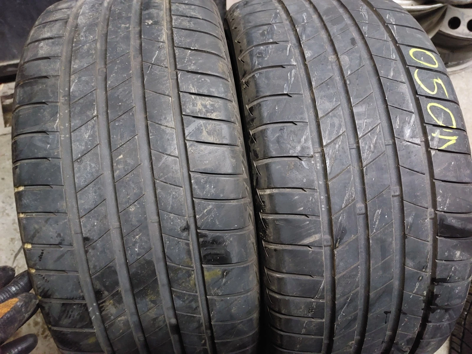 ���� 235/45R18 | Mobile.bg � ����������� 2