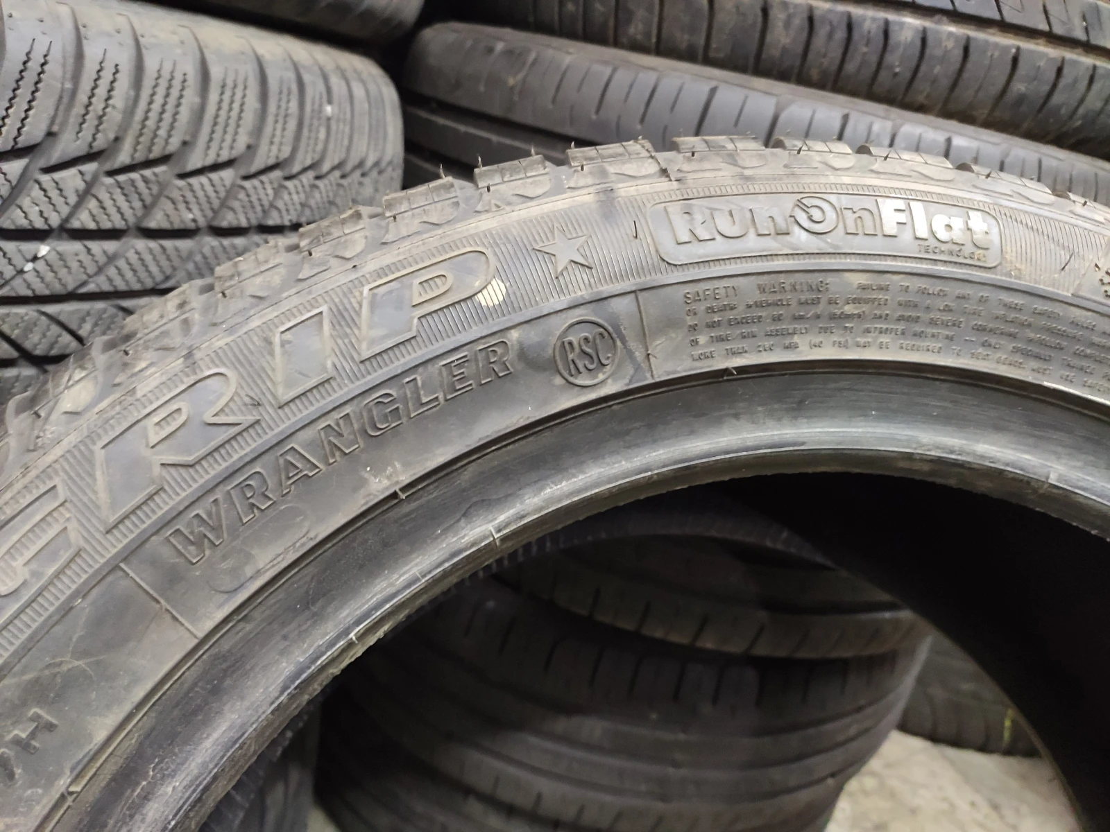 Гуми Зимни 255/50R19, снимка 5 - Гуми и джанти - 54634624