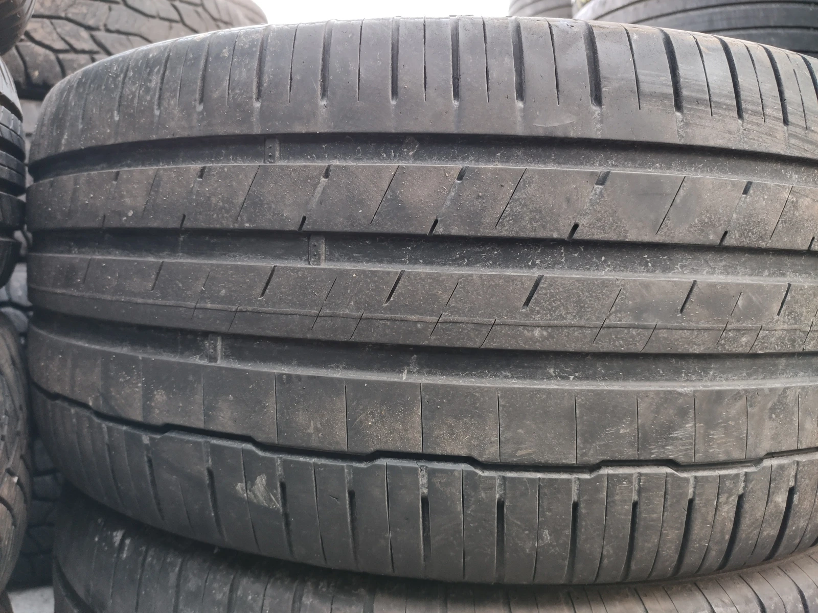 Гуми Летни 285/45R20, снимка 3 - Гуми и джанти - 54731387