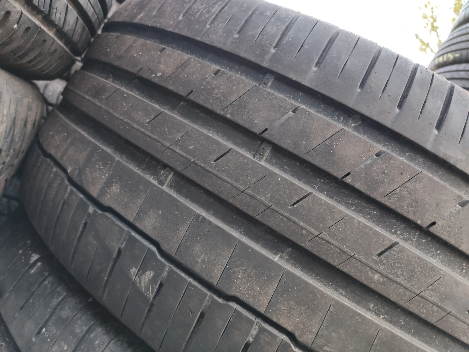 Гуми Летни 285/45R20, снимка 2 - Гуми и джанти - 54731387
