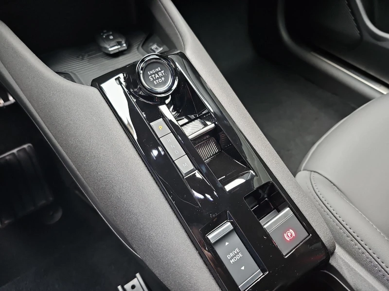 Alfa Romeo Junior 1.2 VGT 48V-HYBRID NAVI CAMERA , снимка 10 - Автомобили и джипове - 51507517