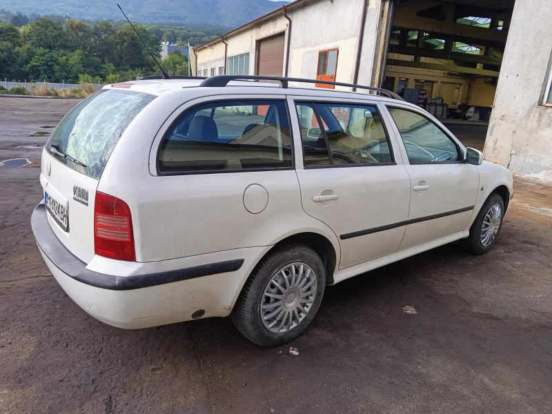 Skoda Octavia LPG, снимка 2 - Автомобили и джипове - 52735568