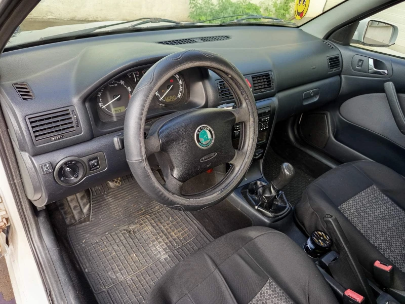 Skoda Octavia LPG, снимка 8 - Автомобили и джипове - 52735568